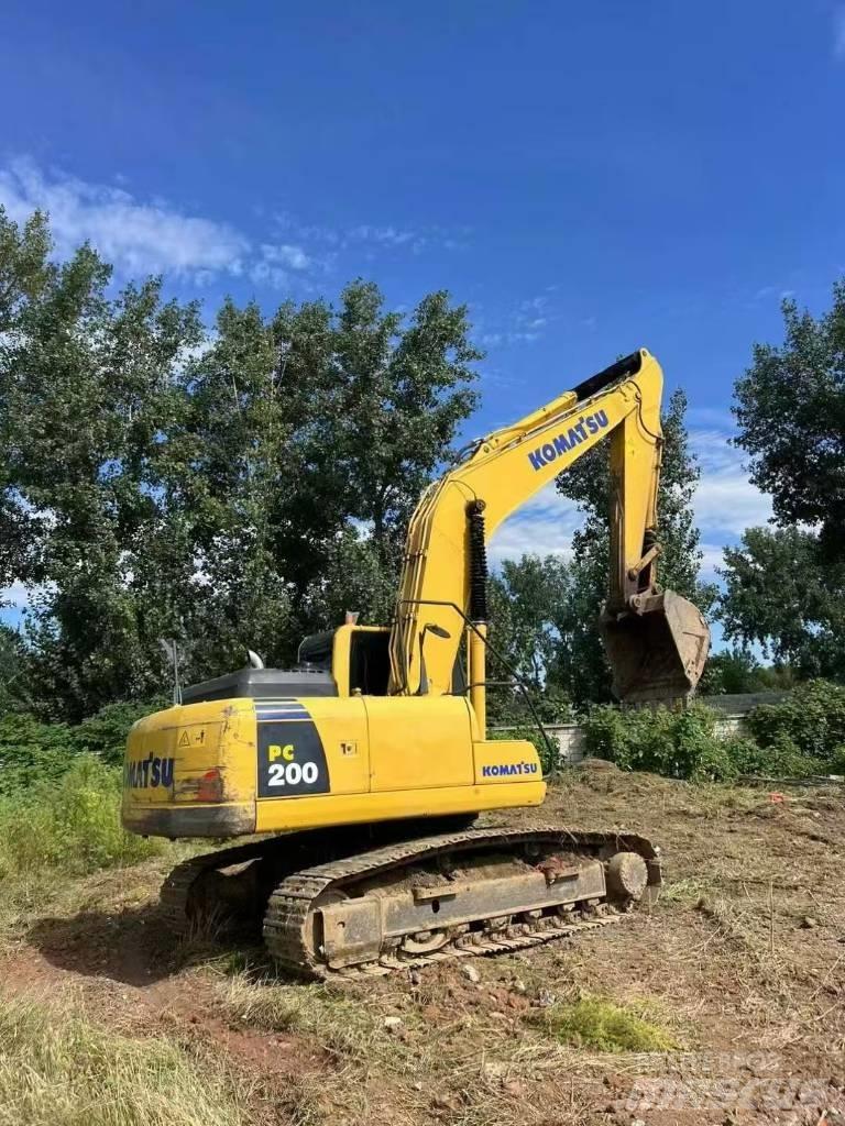 Komatsu PC 200 Pásové rýpadlá