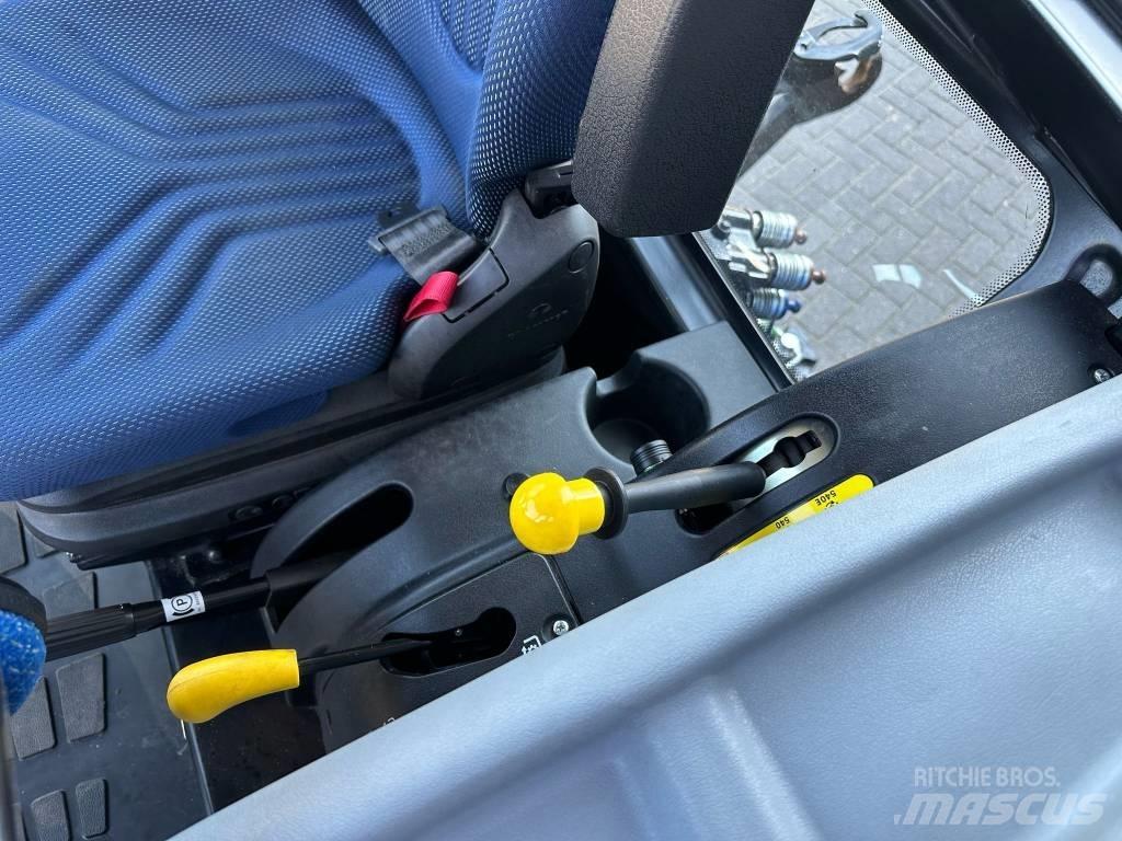 New Holland T4.75 S Traktory