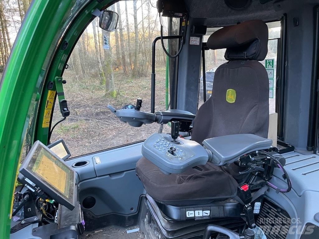 John Deere 1110G Lesné traktory