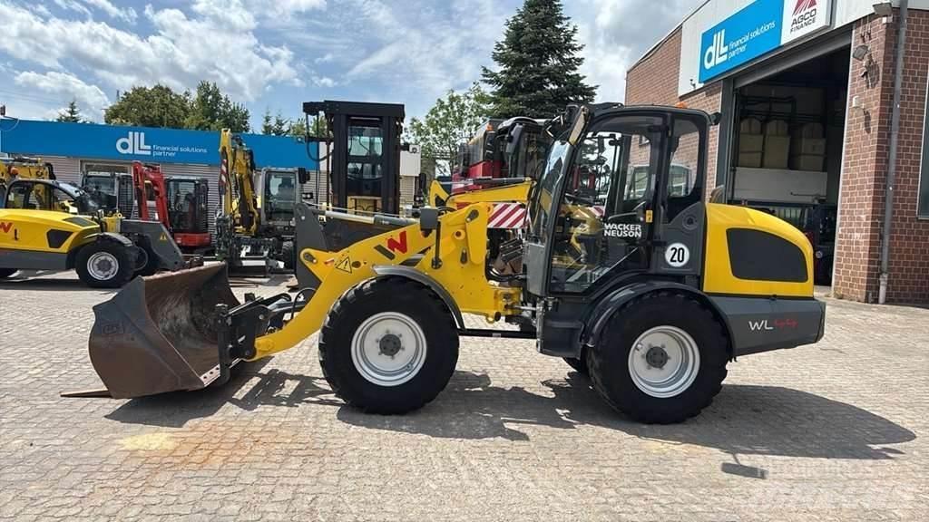 Wacker Neuson WL44 Kolesové nakladače