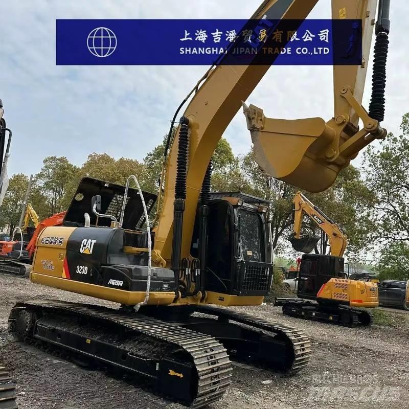 CAT 323 D Pásové rýpadlá