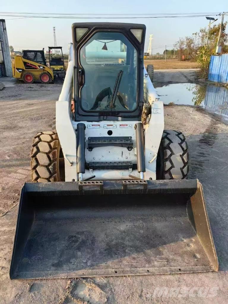 Bobcat S 300 Šmykom riadené nakladače