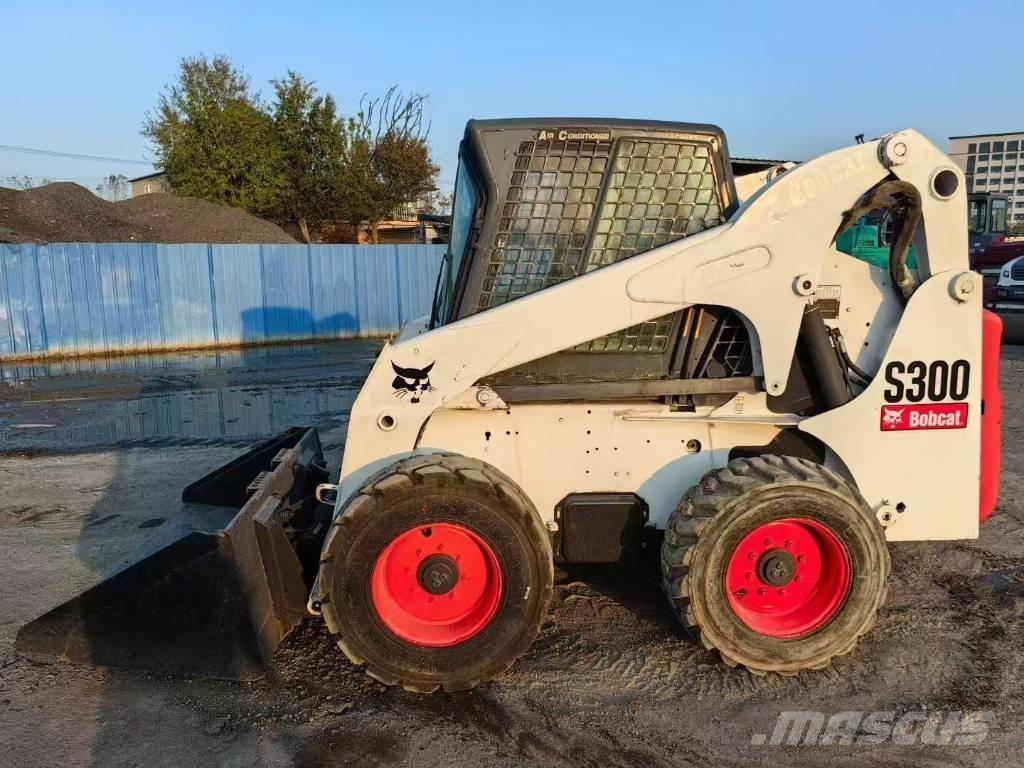 Bobcat S 300 Šmykom riadené nakladače