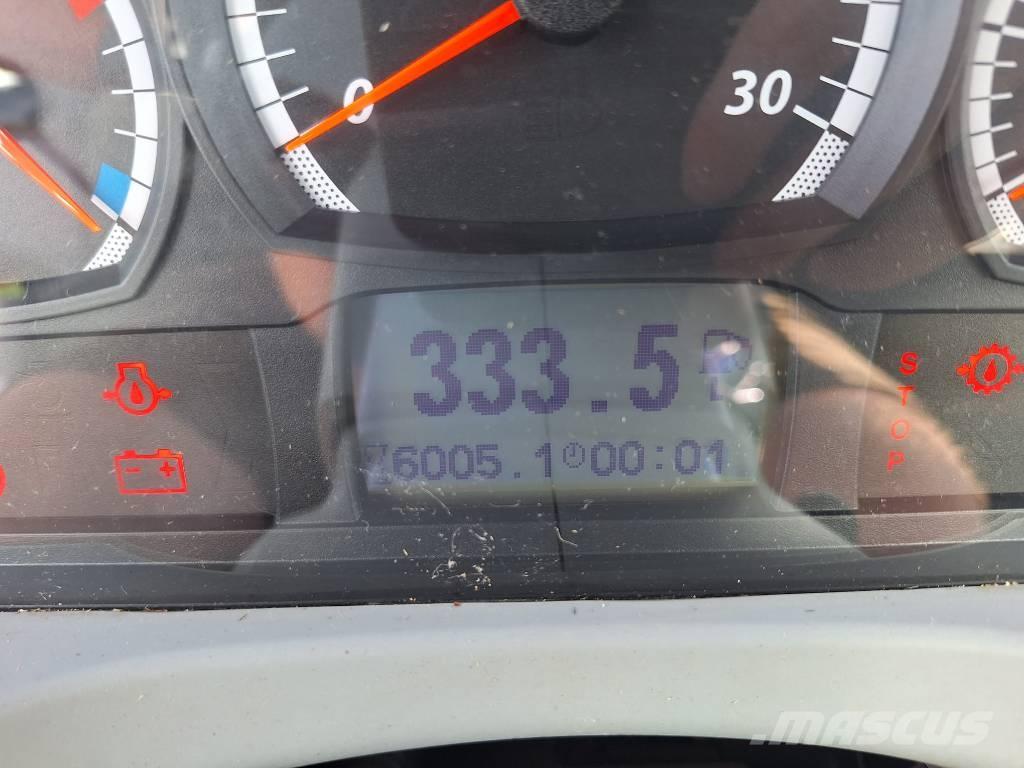 Valtra T194 Active Kombinované stroje