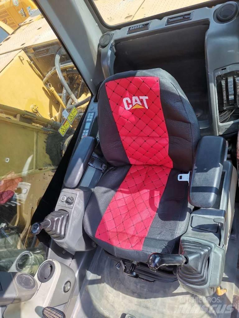 CAT 320 D Pásové rýpadlá