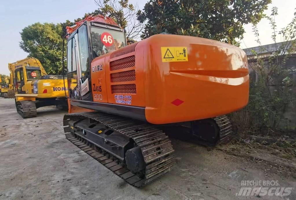 Hitachi ZX 200 Pásové rýpadlá