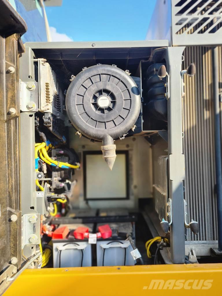 Liebherr R 930 LC Pásové rýpadlá