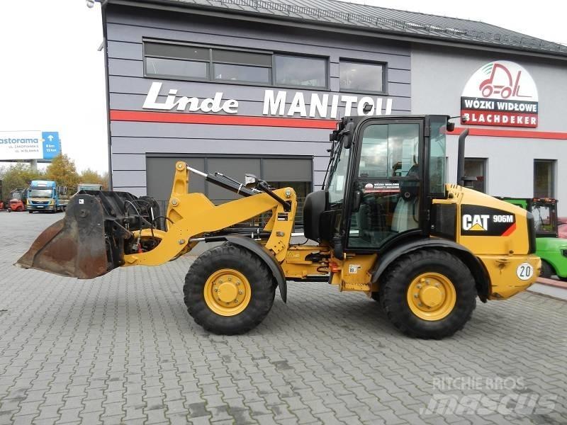 CAT 906M Kolesové nakladače