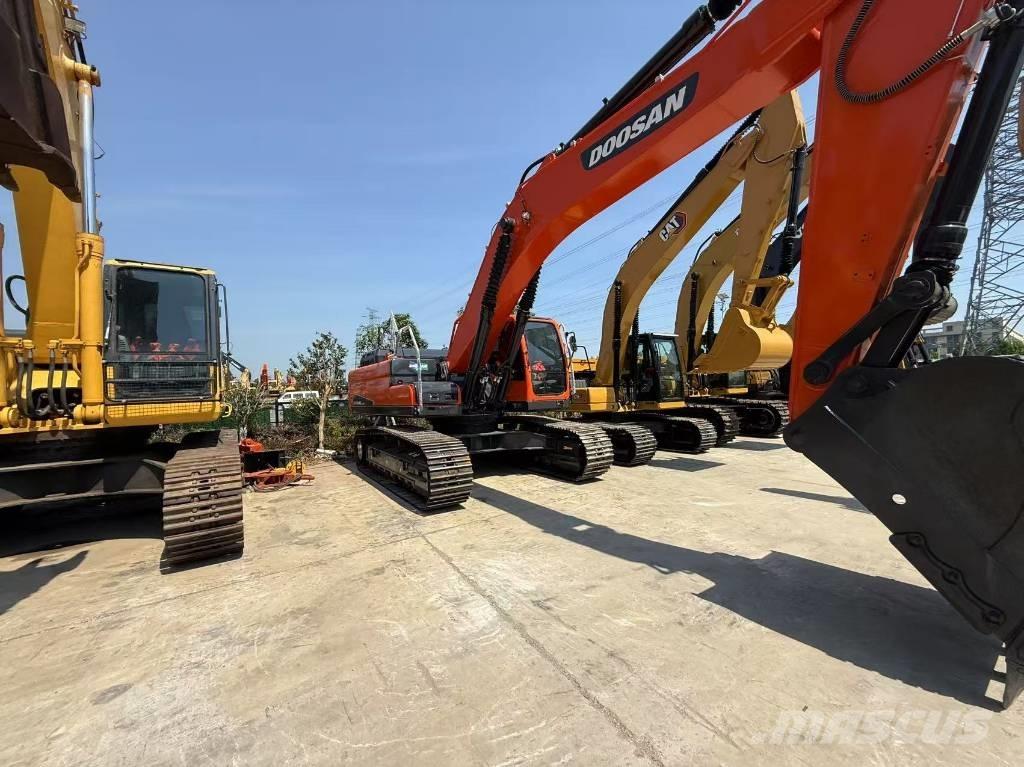 Doosan DX 340 Pásové rýpadlá