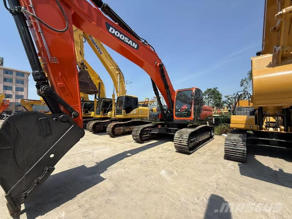 Doosan DX 340 Pásové rýpadlá