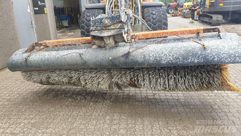  kost 335cm Ďalšie cestné a snežné stroje
