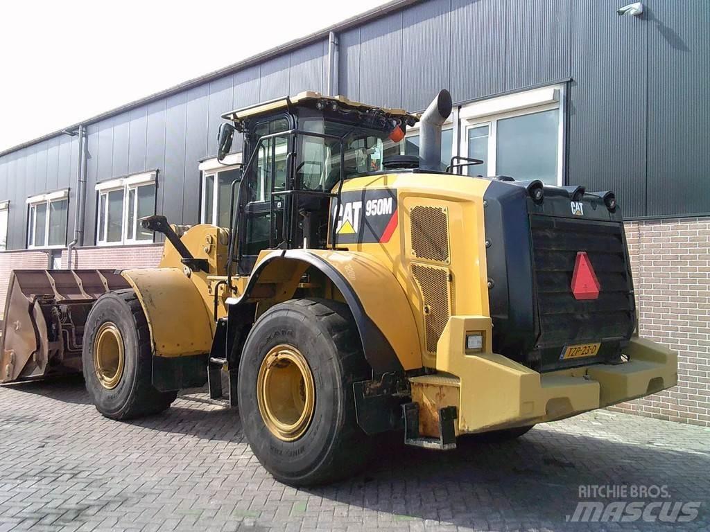 CAT 950M Kolesové nakladače
