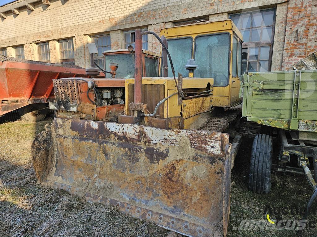  Onbekend DT-75 Traktory