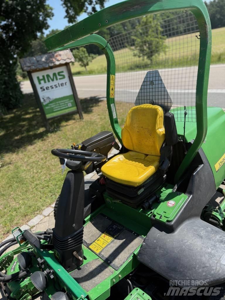 John Deere 8800 Samochodné kosačky