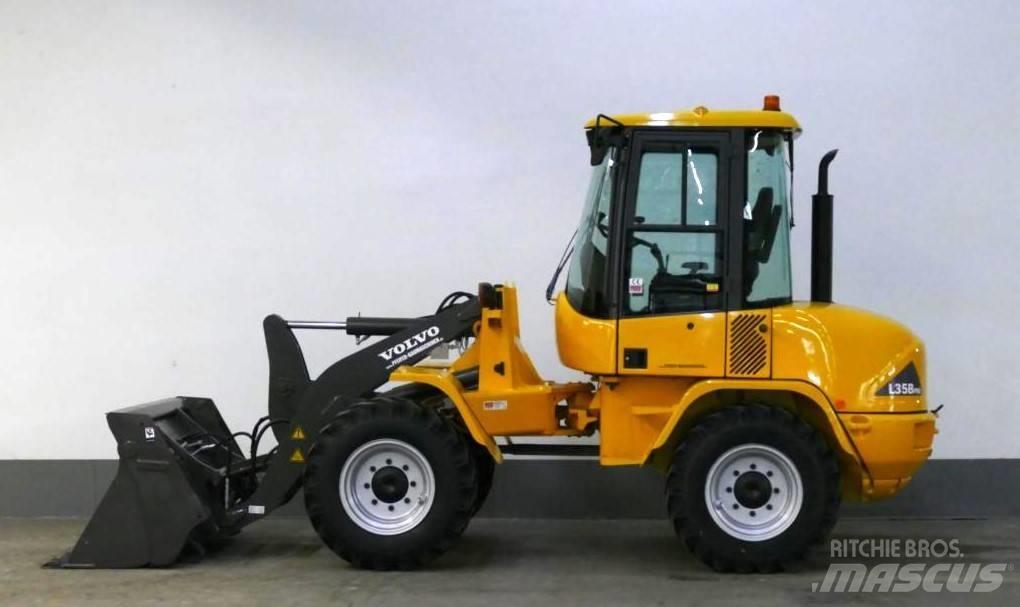 Volvo L 35 B - Z - 4x4 Kolesové nakladače