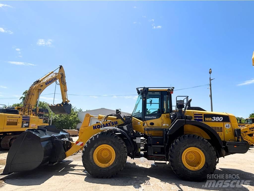 Komatsu WA380-8E0 Kolesové nakladače
