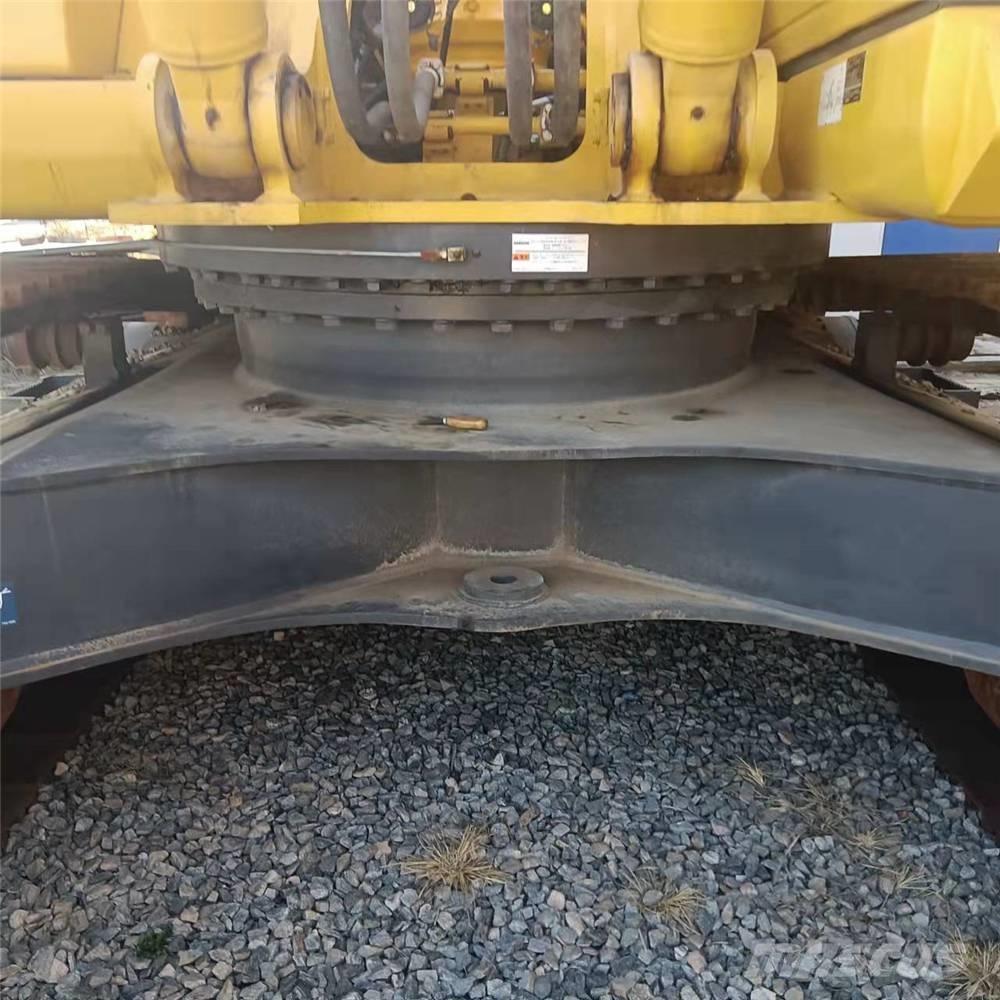 Komatsu PC360-7 Pásové rýpadlá
