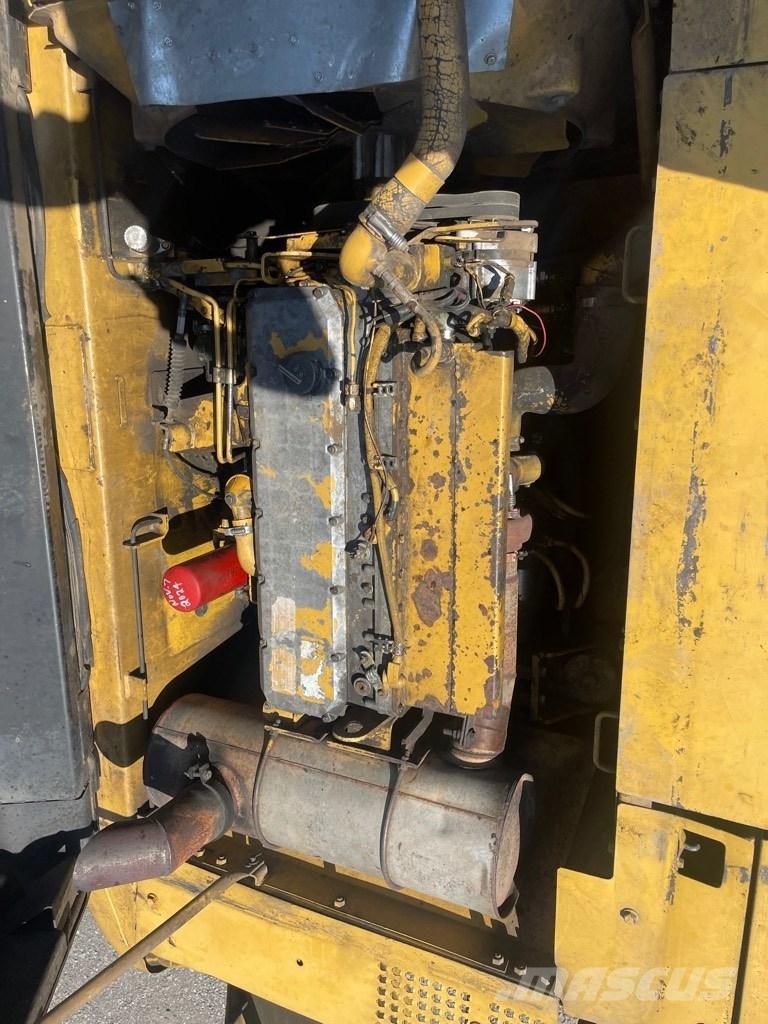 CAT 325 B L Pásové rýpadlá