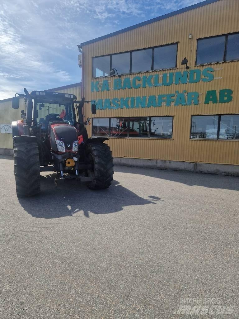 Valtra N143 Traktory
