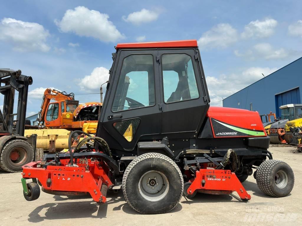 Jacobsen AR250 Samochodné kosačky