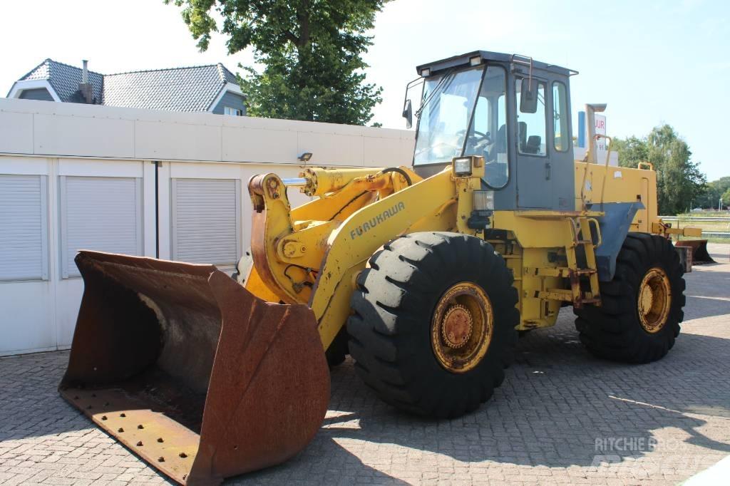 Furukawa 345 Kolesové nakladače