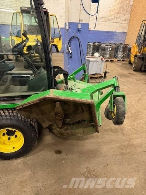 John Deere 1505 Samochodné kosačky