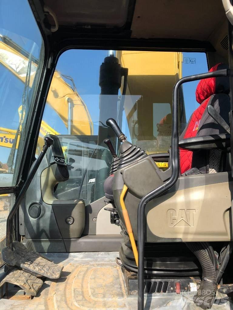 CAT 320 D Pásové rýpadlá