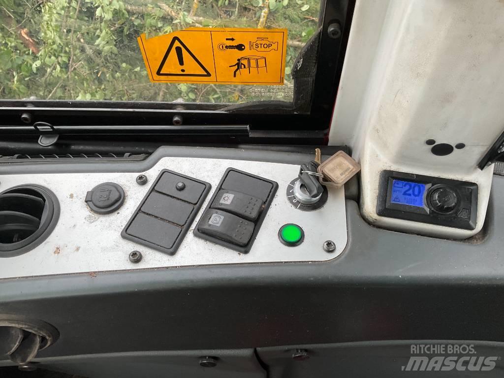 Komatsu 845 Lesné traktory