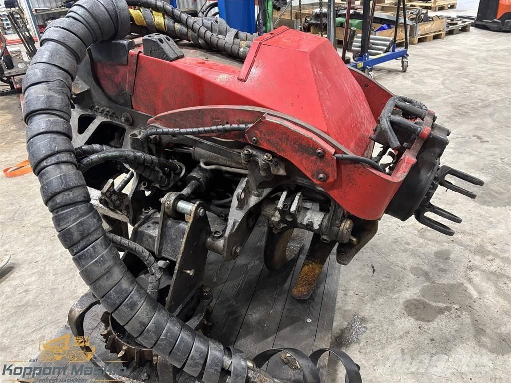 Komatsu C144 Žatevné hlavy