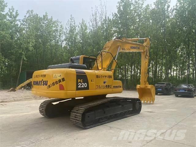 Komatsu PC 220-8 Pásové rýpadlá