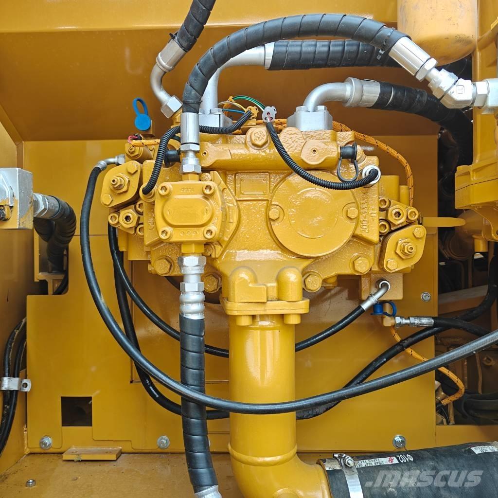CAT 325 D L Pásové rýpadlá