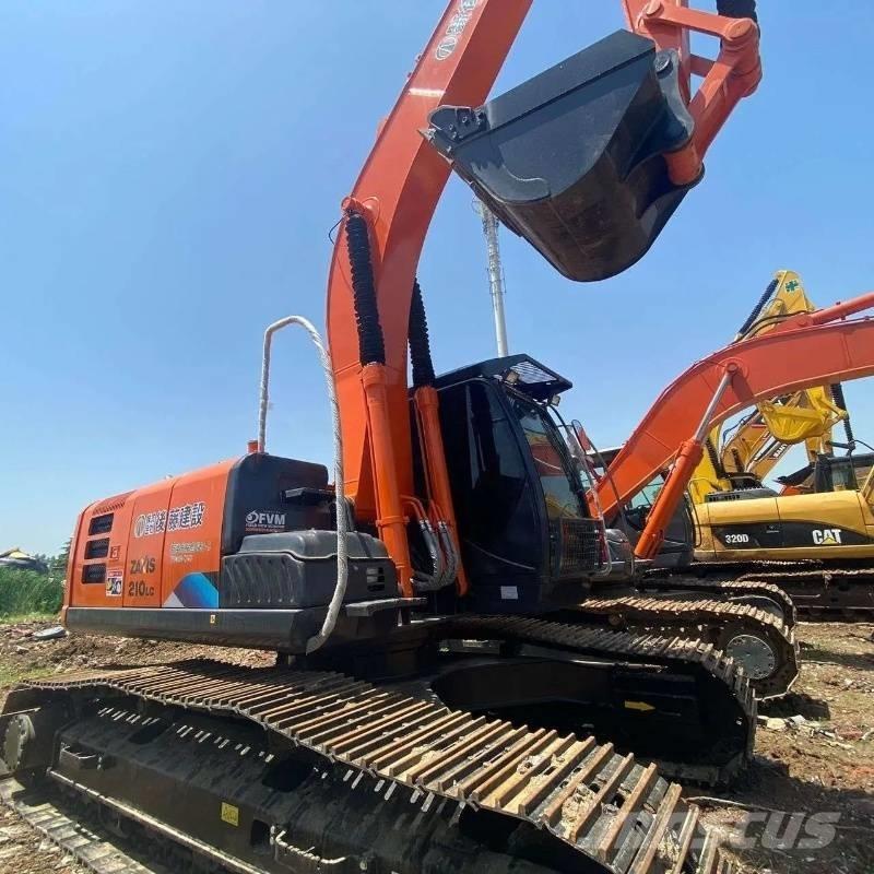 Hitachi ZX 210 Pásové rýpadlá