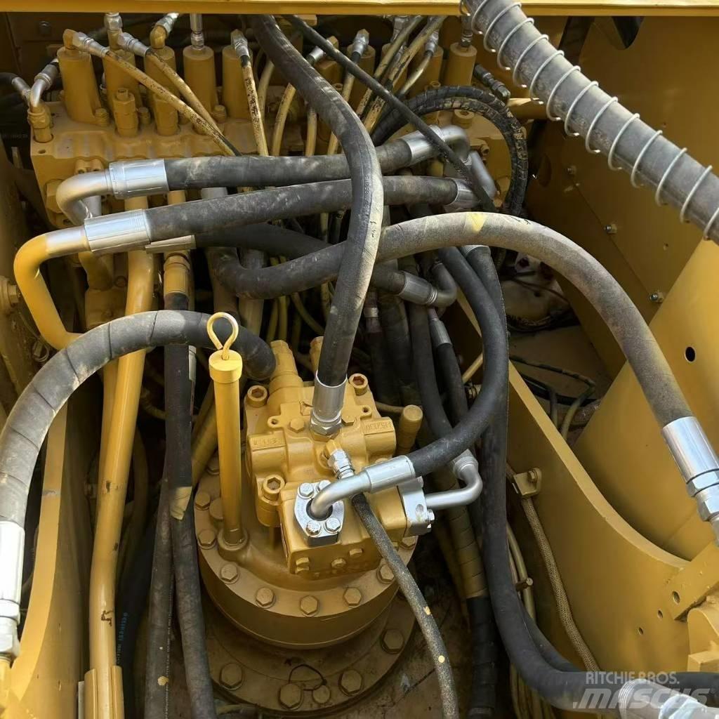 CAT 320 C Pásové rýpadlá