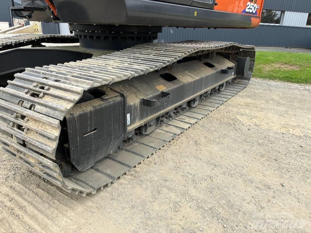 Hitachi ZX250LC-6 Pásové rýpadlá