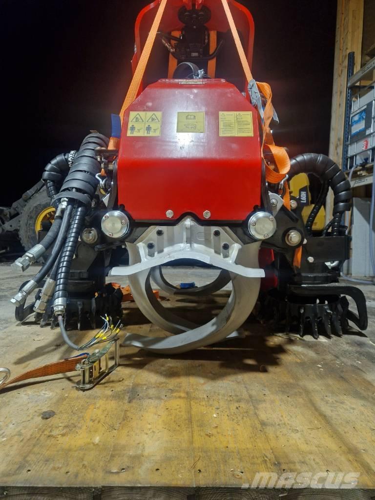 Komatsu C 144 Žatevné hlavy