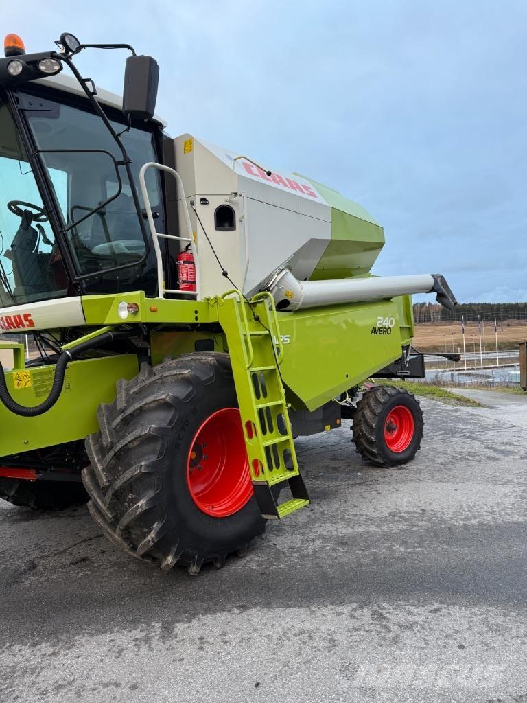 CLAAS Avero 240 Kombinované zberacie stroje