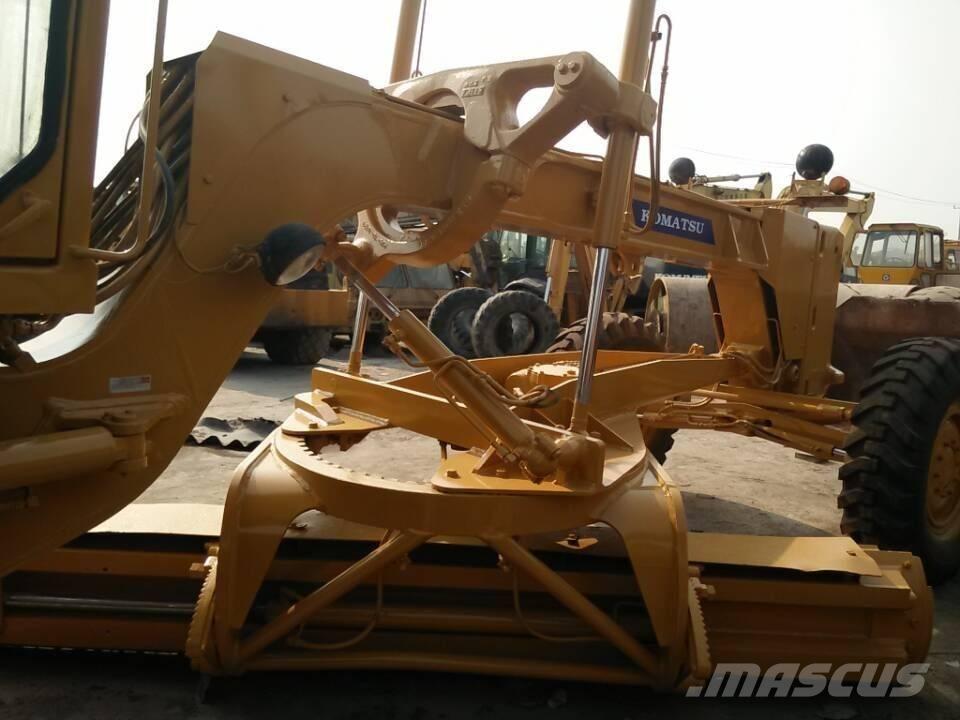 Komatsu GD 623 Grejdery