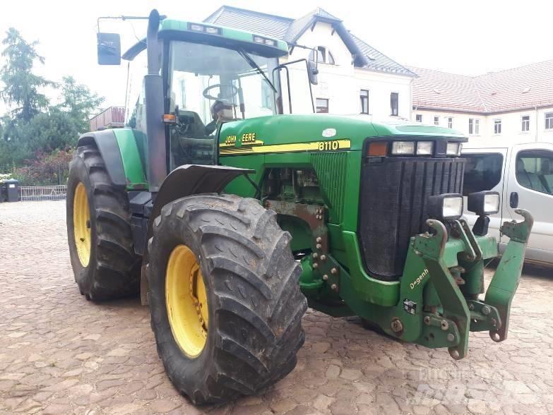 John Deere 8110 Traktory