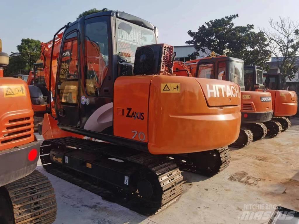 Hitachi ZX 70 Midi rýpadlá 7 t - 12 t