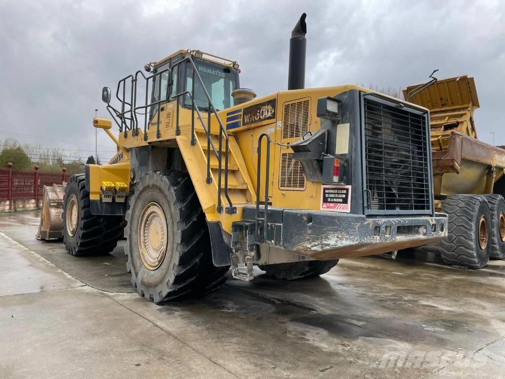 Komatsu WA 600-6 Kolesové nakladače