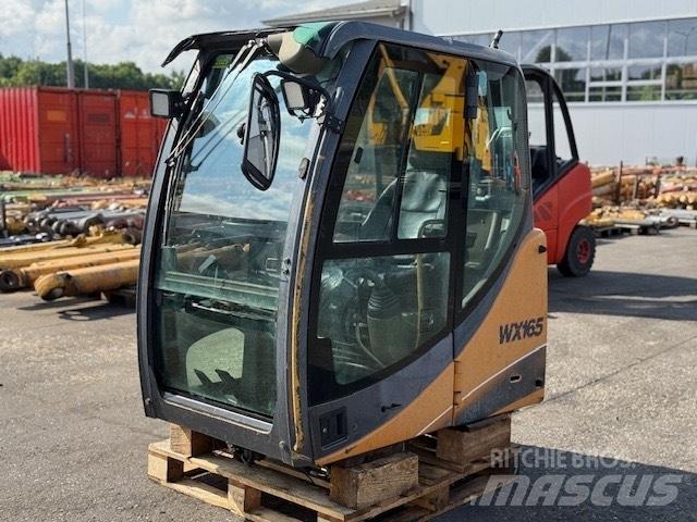 CASE WX 165 USED CAB Kabíny a interiér