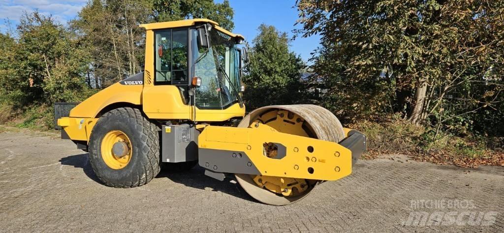 Volvo SD 135 B Ťahačové valce