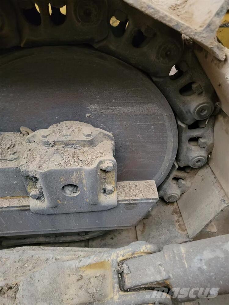 CAT D7G2 Pásové dozéry