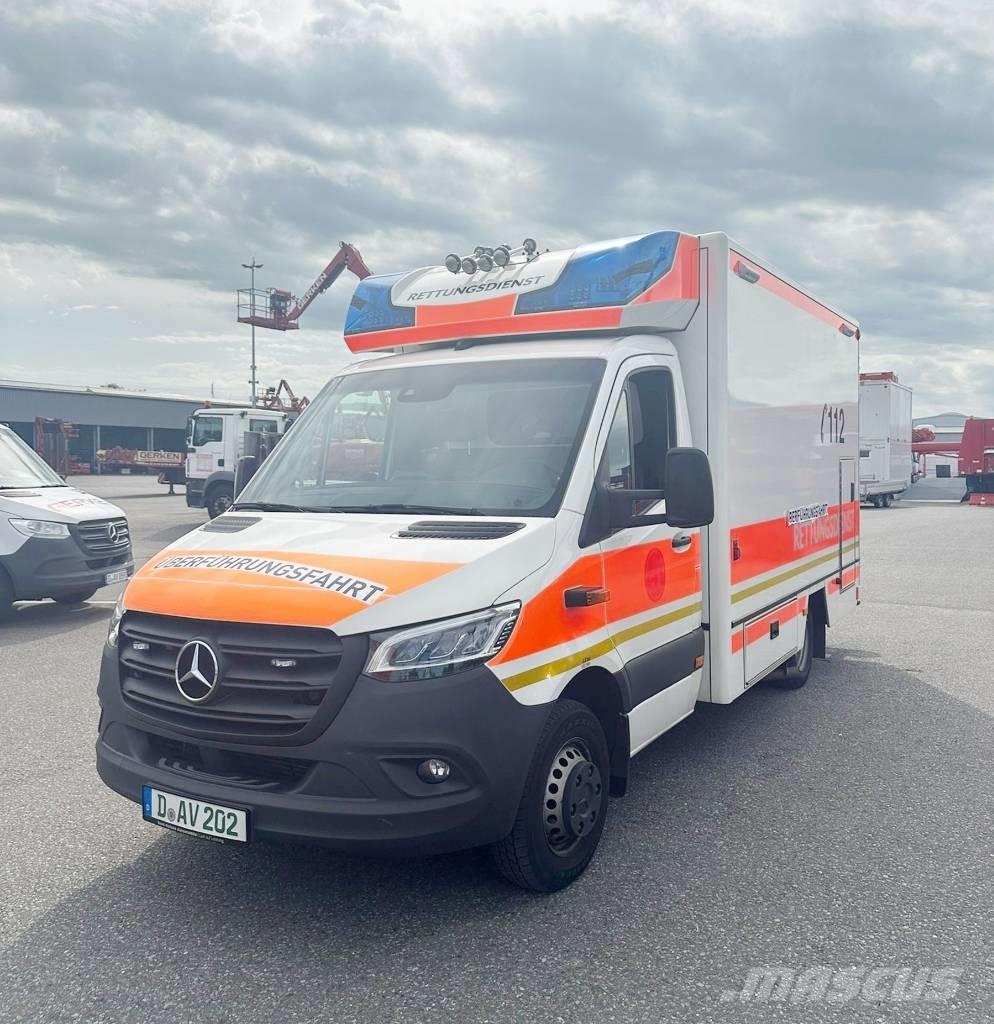 Mercedes-Benz 100 D Sanitky