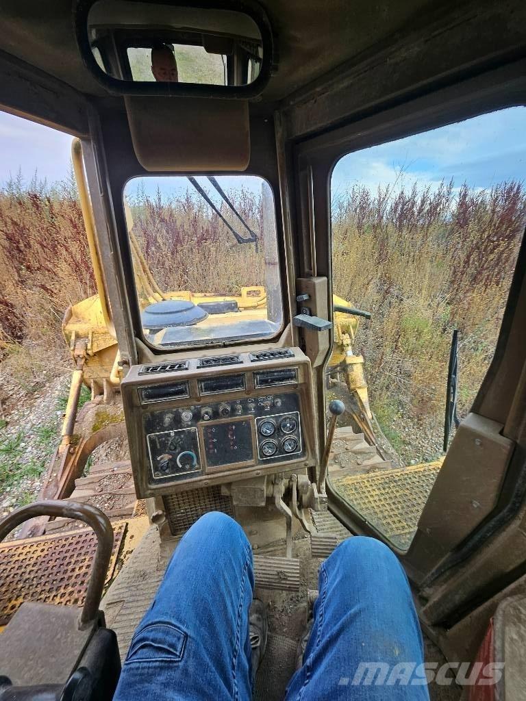 CAT D6h Pásové dozéry