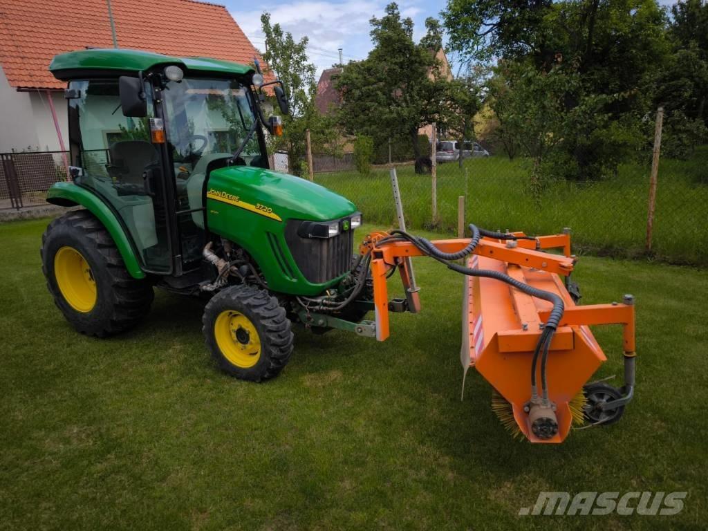 John Deere 3720 Kompaktné traktory