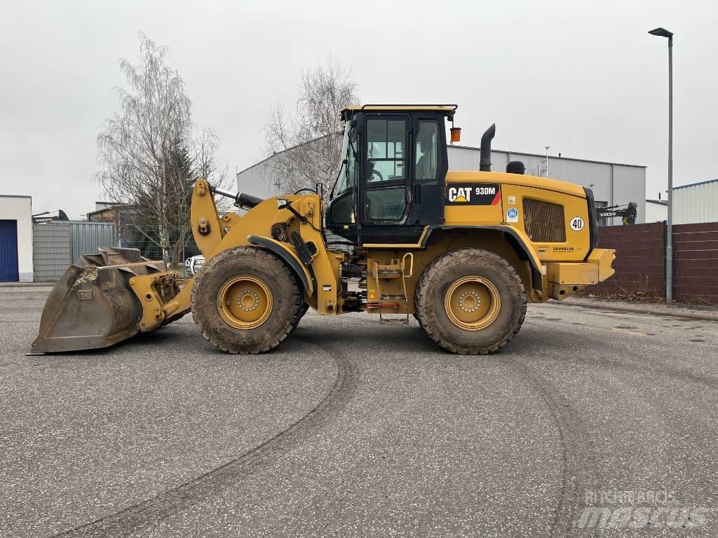 CAT 930M Kolesové nakladače