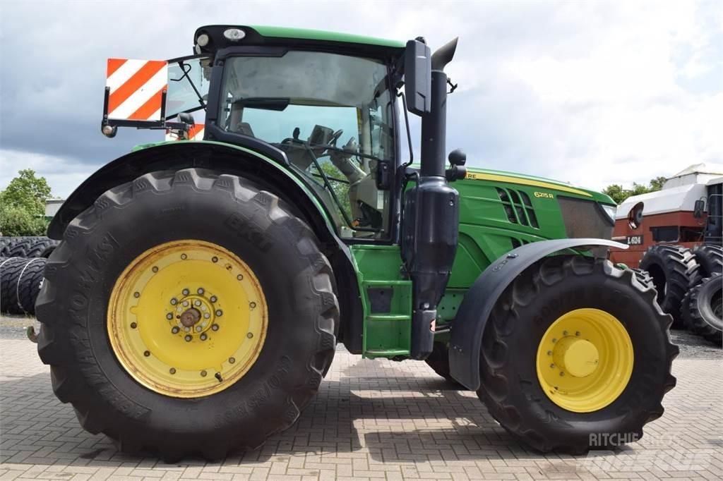 John Deere 6215 R Traktory