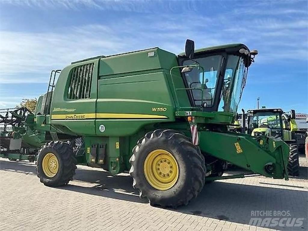 John Deere W550 Kombinované zberacie stroje