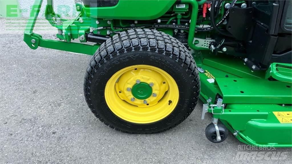 John Deere 3046R Traktory